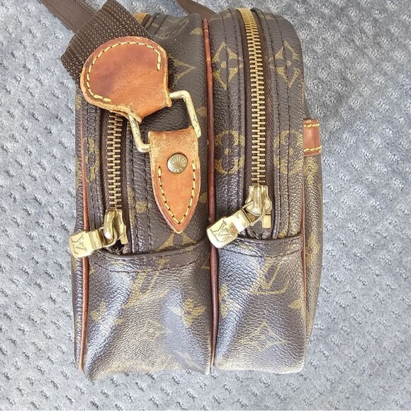 LOUIS VUITTON Reporter PM Monogram Crossbody Bag - Picture 8 of 15